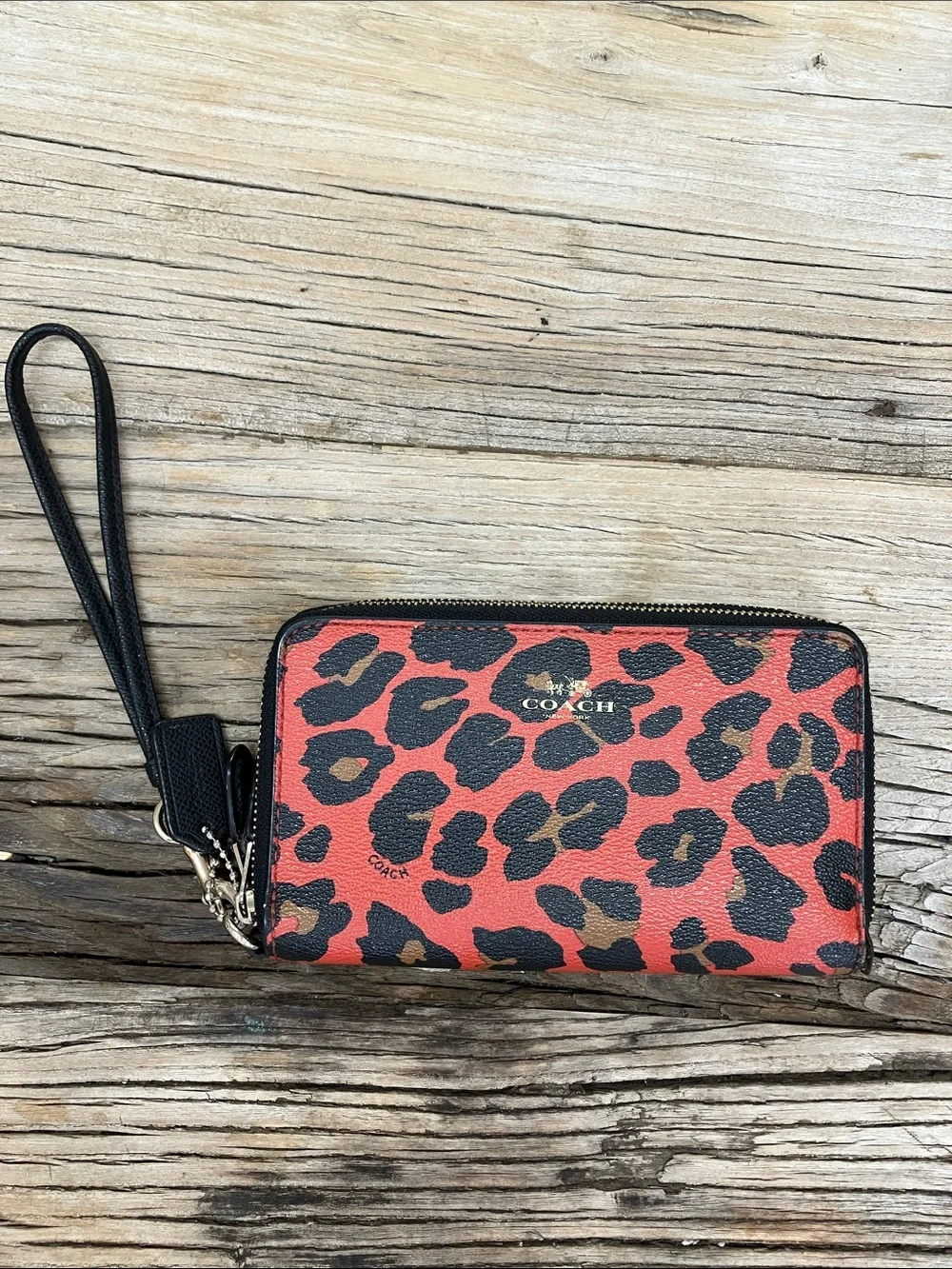 Coach Long Zip-Around Wallet Red Leopard Wristlet Cheetah C6428 Leopardo